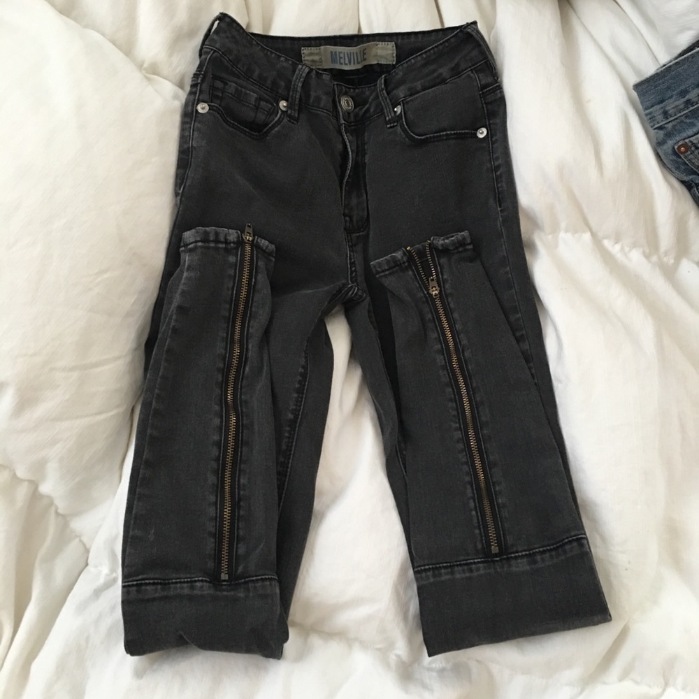 BRANDY MELVILLE black zipper leg jeans